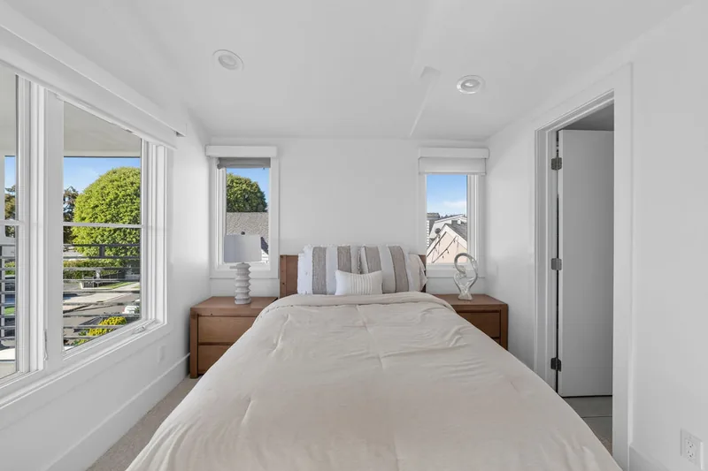 Bedrooms & Baths at 608 Heliotrope Avenue, Corona del Mar