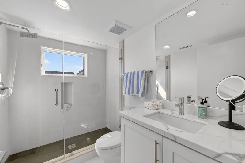 Bedrooms & Baths at 608 Heliotrope Avenue, Corona del Mar