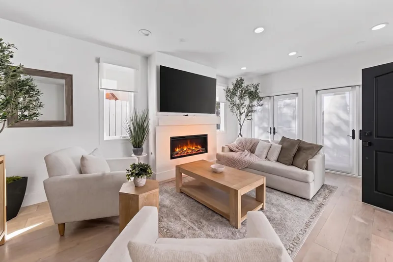 Living at 608 Heliotrope Avenue, Corona del Mar