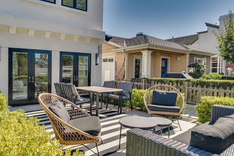 Courtyard & Rooftop at 608 Heliotrope Avenue, Corona del Mar