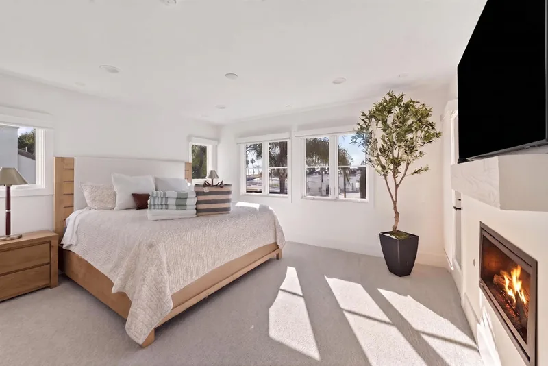 Primary Suite at 608 Heliotrope Avenue, Corona del Mar